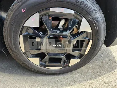 Photo 1 of 2: 2024 Kia (parts) Carnival Hybrid Wheel — Korean insurance auction