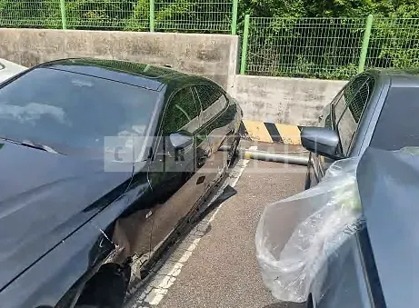 Photo 2 of 24: 2022 BMW i4, VIN WBY71AW01NFM94445 — Korean insurance auction