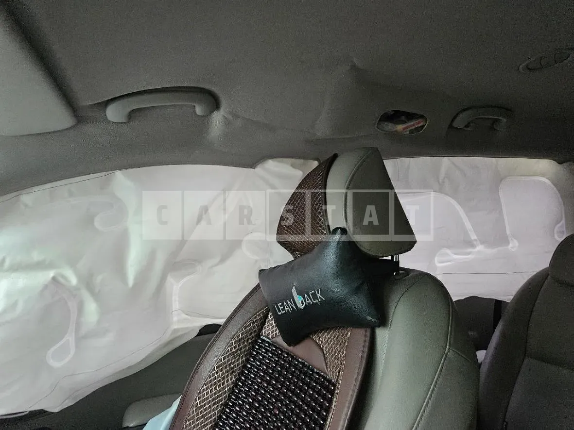 Photo 2 of 12: 2015 Kia Carnivals — Korean insurance auction