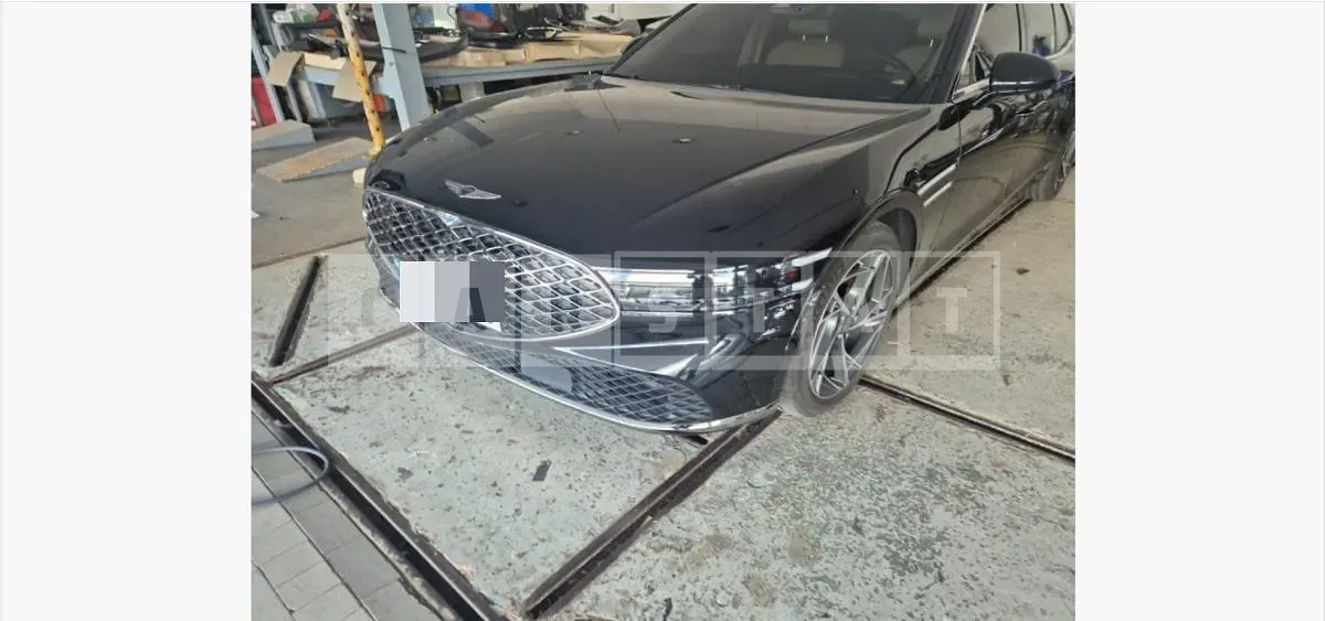 Photo 2 of 4: 2023 Genesis (parts) G90 Headlamp — Korean insurance auction