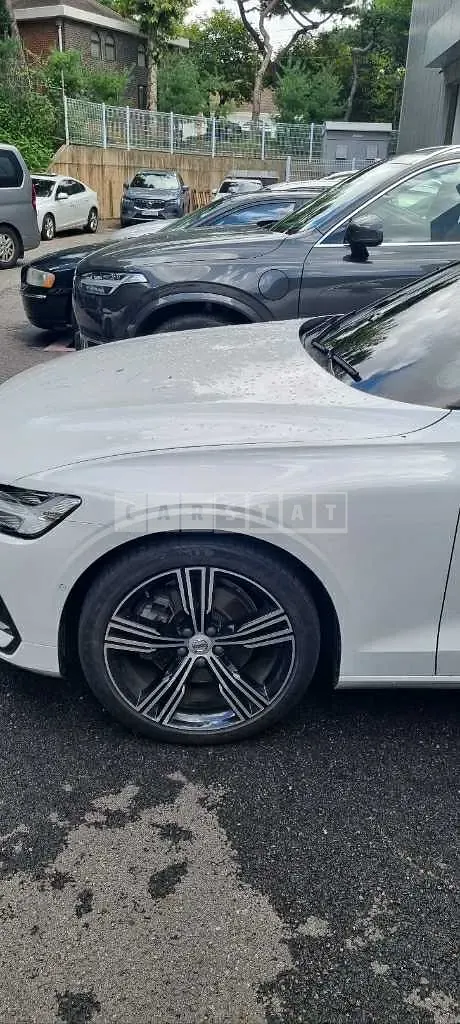 Photo 2 of 18: 2020 Volvo S60B5 — Korean insurance auction