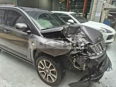Photo 1 of 5: 2017 Jeep Compass — Korean insurance auction