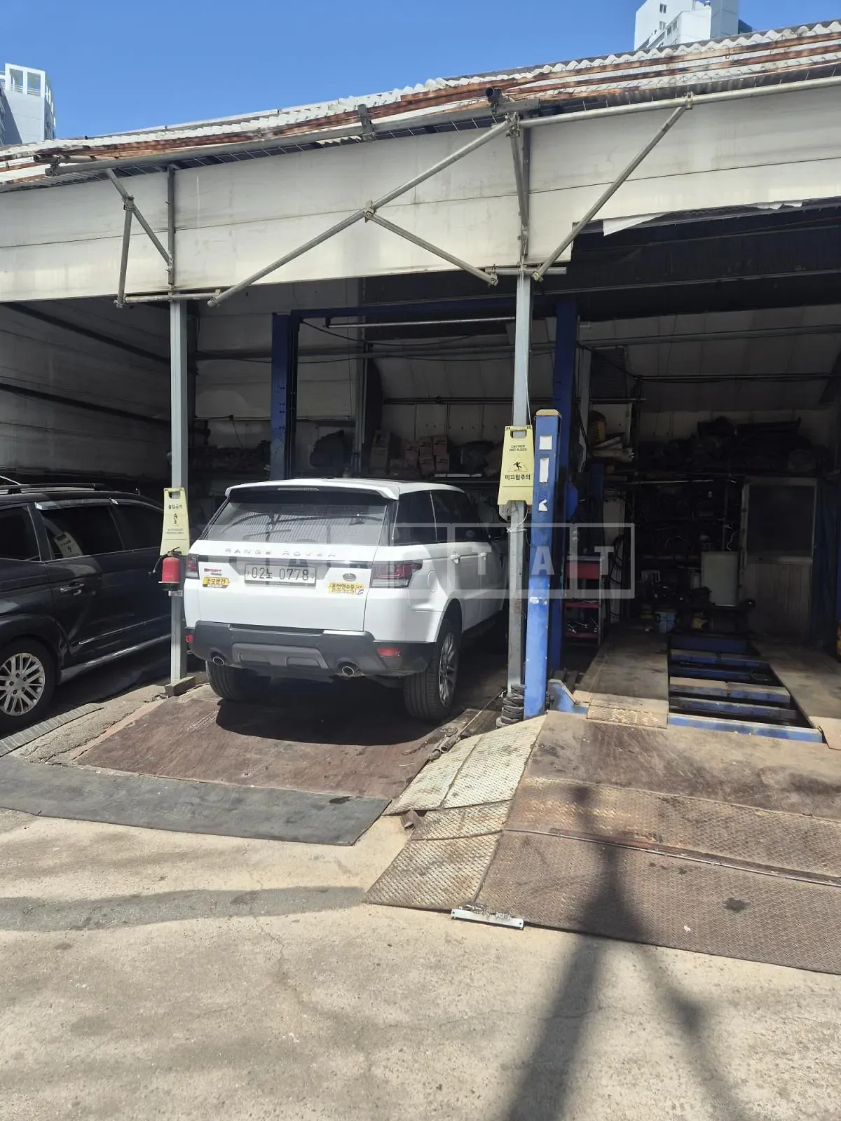 Photo 2 of 10: 2016 Land Rover Range Rover Sport 3.0d, VIN SALWA2KF5GA558296 — Korean insurance auction