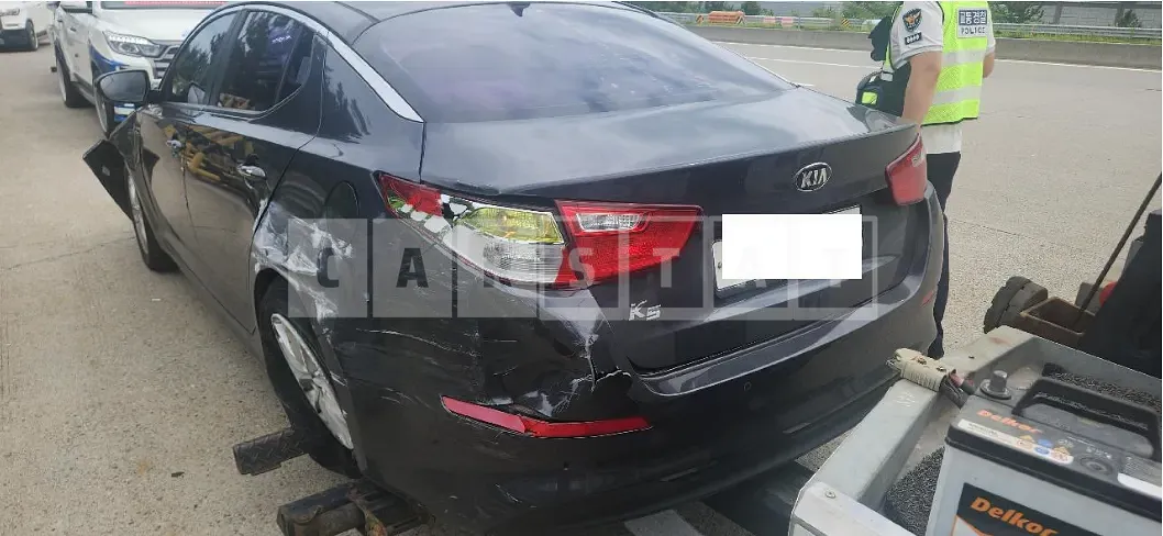 Photo 2 of 9: 2015 Kia K5 — Korean insurance auction