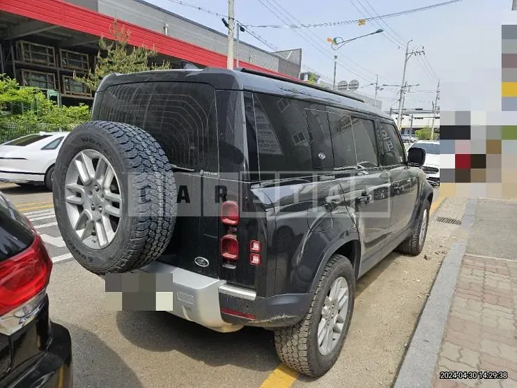 Photo 2 of 21: 2020 Land Rover Defender 110 D240 — Korean insurance auction