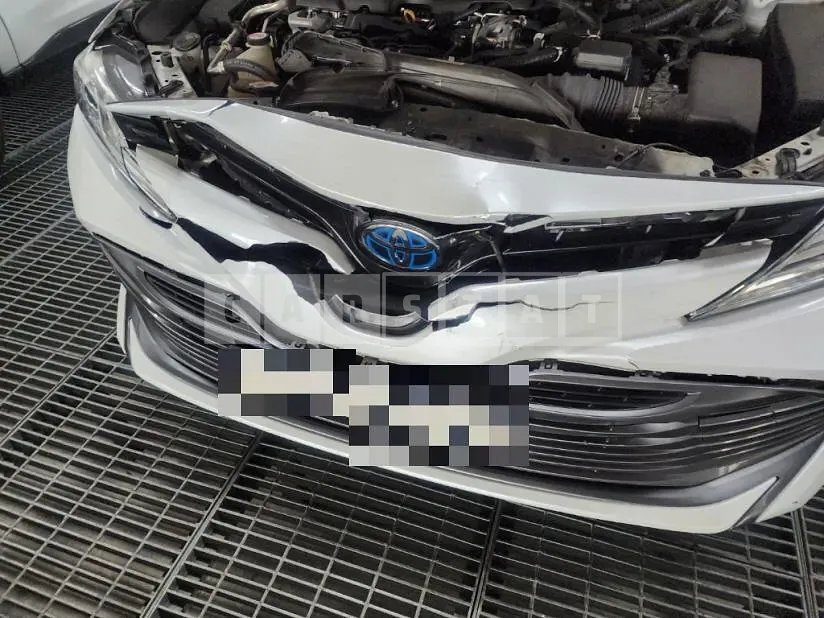 Photo 2 of 32: 2019 Toyota Camry Hybrid — Korean insurance auction