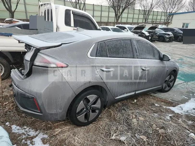 Photo 2 of 5: 2019 Hyundai IONIQ Hybrid, VIN KMHC051CGLU189791 — Korean insurance auction