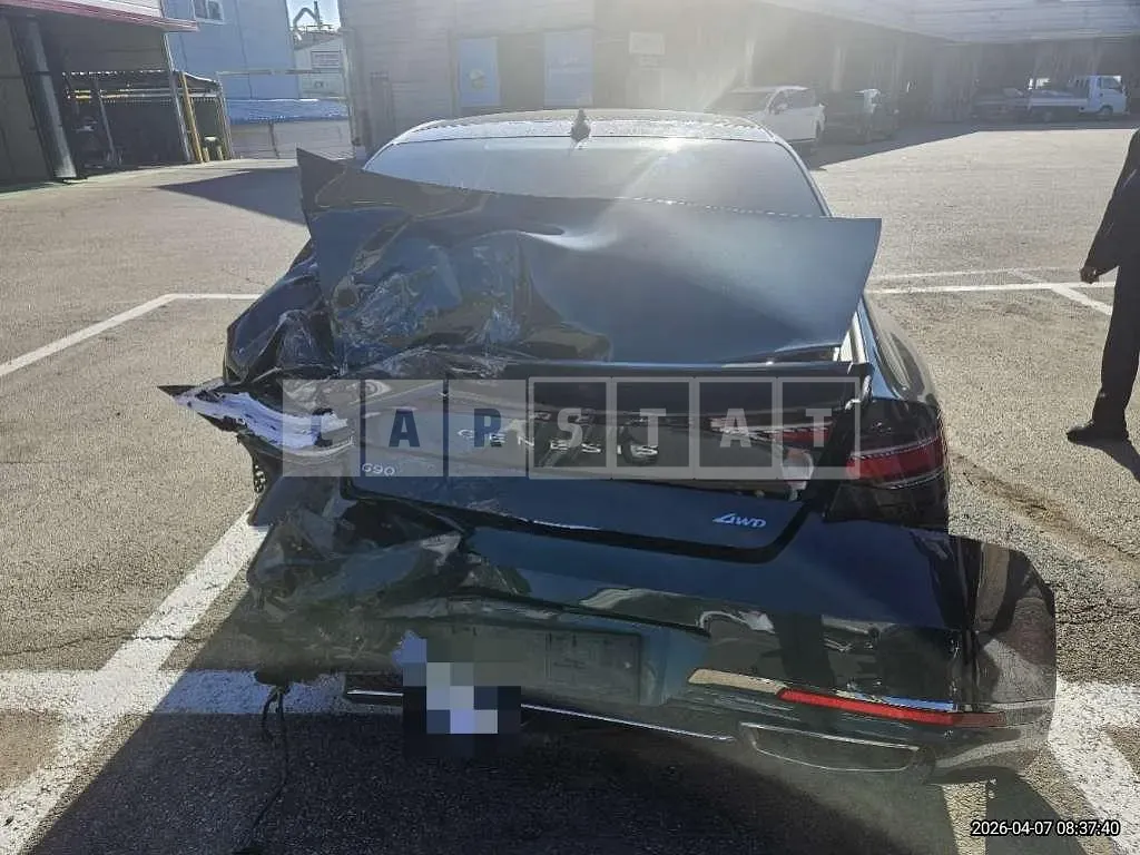Photo 2 of 13: 2022 Genesis G90 AWD — Korean insurance auction