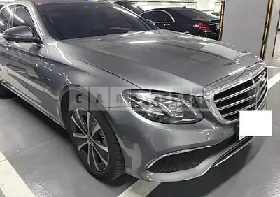 Photo 1 of 43: 2020 Mercedes-Benz E300 e, VIN W1KZF5EBXLA838960 — Korean insurance auction