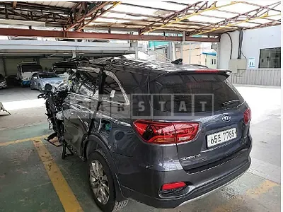 Photo 1 of 19: 2020 Kia Sorento, VIN KNAFX412BGA944878 — Korean insurance auction