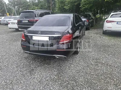Photo 1 of 44: 2018 Mercedes-Benz E300, VIN WDDZF4JB8JA424461 — Korean insurance auction