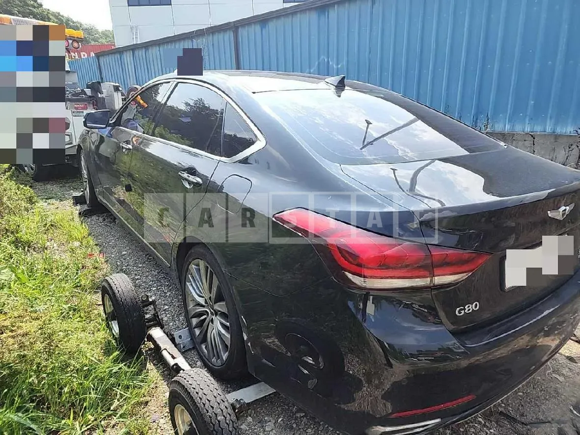 Photo 2 of 27: 2016 Genesis G80 3.3 — Korean insurance auction