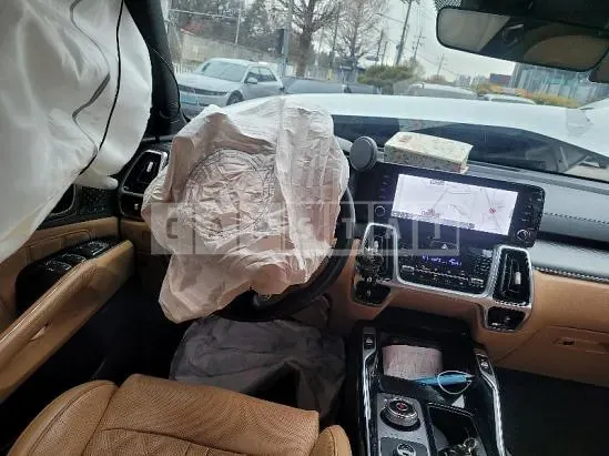 Photo 2 of 10: 2021 Kia Sorento, VIN KNARK81BGMA054037 — Korean insurance auction