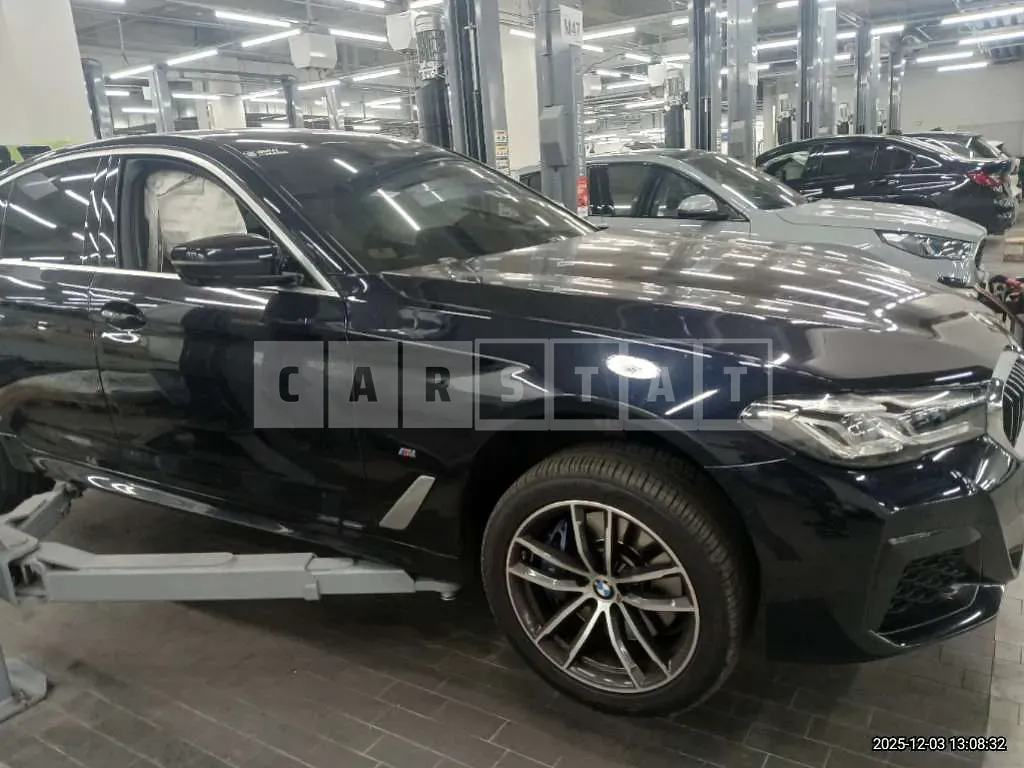 Photo 2 of 14: 2021 BMW 520i — Korean insurance auction