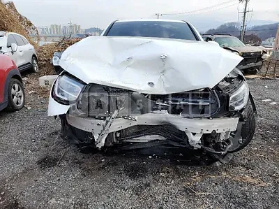 Photo 1 of 31: 2020 Mercedes-Benz GLC300 e 4Matic Coupe, VIN W1N0J5DB0LF831403 — Korean insurance auction