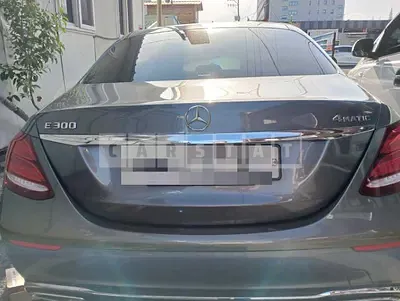 Photo 1 of 3: 2018 Mercedes-Benz E220 d 4Matic — Korean insurance auction