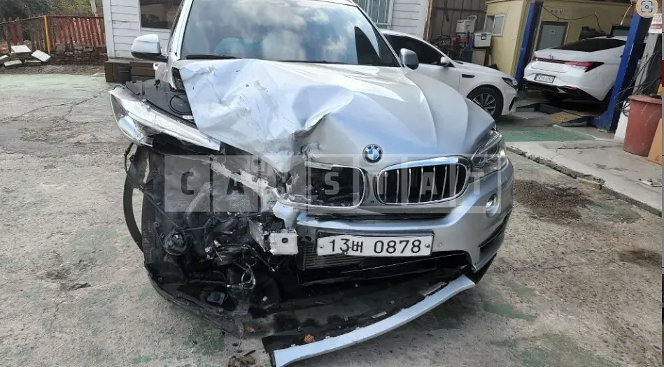 Photo 2 of 5: 2016 BMW X5 xDrive 30d, VIN WBAKS4102G0H74205 — Korean insurance auction