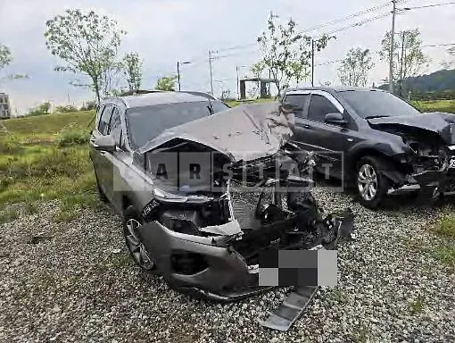 Photo 2 of 11: 2019 Hyundai Santa Fe TM — Korean insurance auction