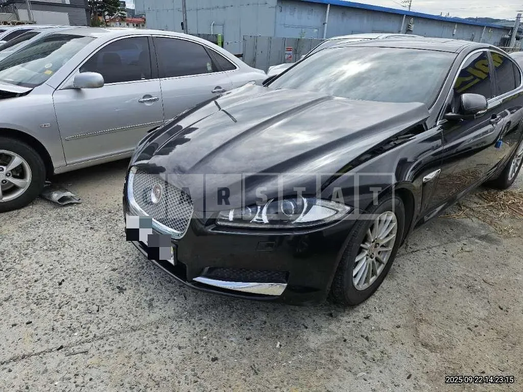 Photo 2 of 10: 2015 Jaguar XF 2.0GTDI — Korean insurance auction