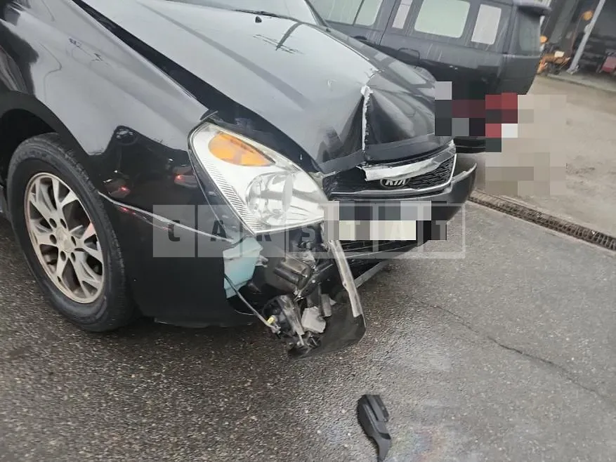 Photo 2 of 9: 2014 Kia Carnival — Korean insurance auction