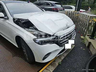 Photo 1 of 25: 2024 Mercedes-Benz E 300 4Matic — Korean insurance auction