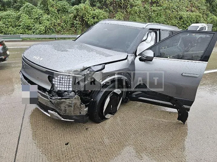 Photo 2 of 12: 2023 Kia EV9 — Korean insurance auction