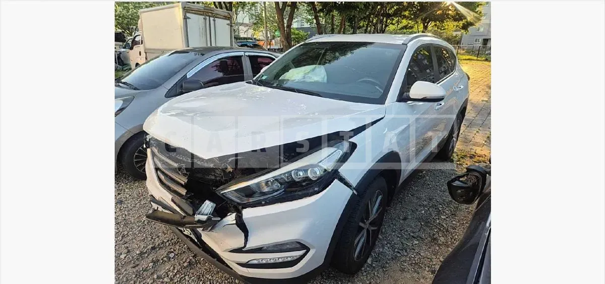 Photo 2 of 23: 2016 Hyundai Tucson TL — Korean insurance auction