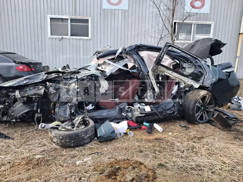 Photo 2 of 10: 2023 BMW 750e xDrive — Korean insurance auction