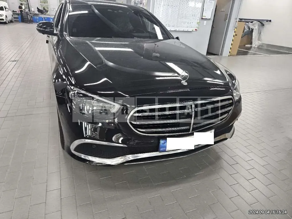 Photo 2 of 50: 2022 Mercedes-Benz E250 — Korean insurance auction
