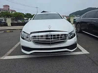 Photo 1 of 20: 2017 Mercedes-Benz E220d — Korean insurance auction