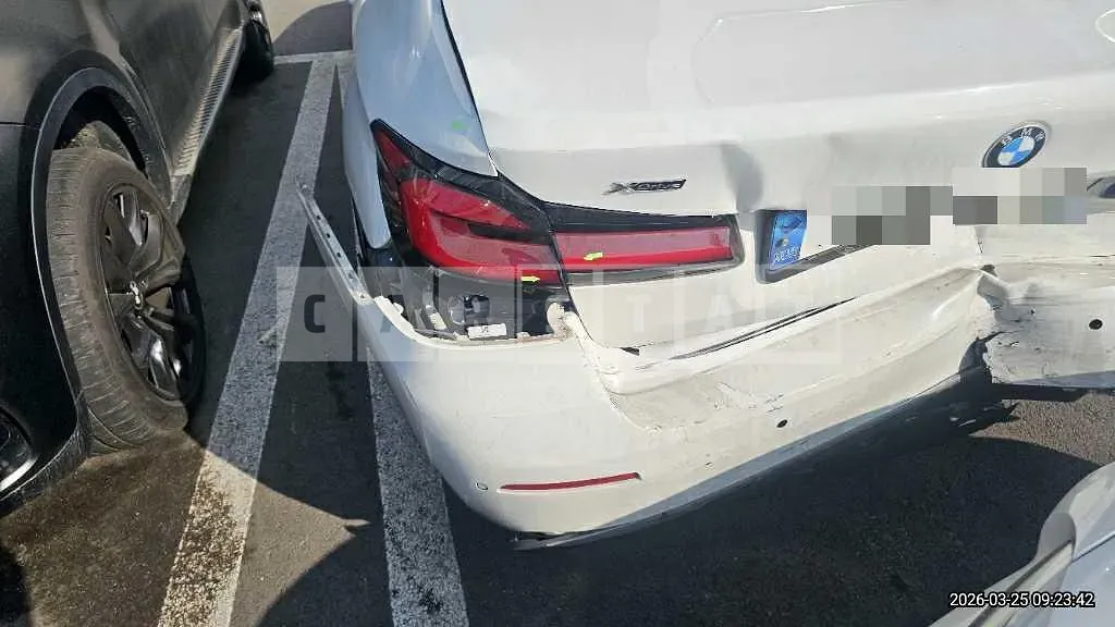 Photo 2 of 25: 2021 BMW 530i xDrive — Korean insurance auction