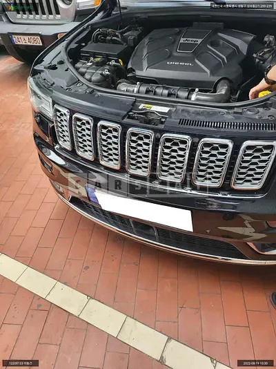 Photo 1 of 17: 2018 Jeep Grand Cherokee, VIN 1C4RJFJM4JC158687 — Korean insurance auction