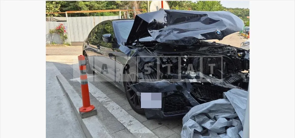 Photo 2 of 15: 2021 BMW 530i xDrive — Korean insurance auction
