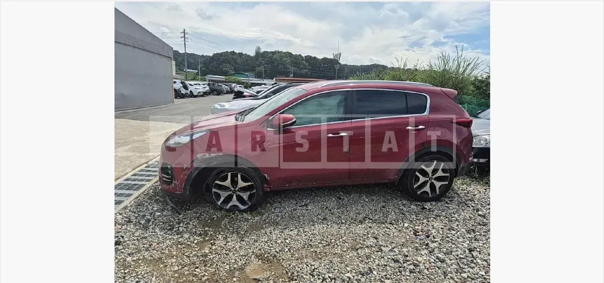 Photo 2 of 39: 2016 Kia Sportage — Korean insurance auction