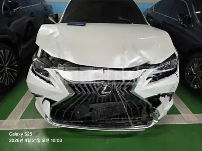 Photo 1 of 10: 2024 Lexus ES300h — Korean insurance auction