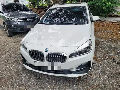 Photo 1 of 33: 2019 BMW Active Tourer Luxury — Korean insurance auction