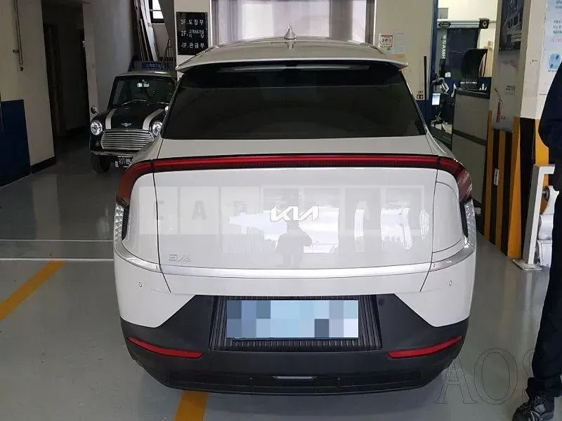 Photo 2 of 15: 2021 Kia EV6 Long Range — Korean insurance auction