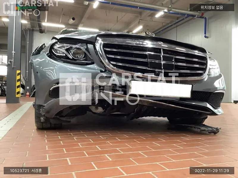 Photo 2 of 13: 2020 Mercedes-Benz E300 4Matic, VIN W1KZF4KB1LA805683 — Korean insurance auction