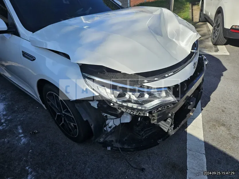 Photo 2 of 16: 2018 Kia K5 2.0 — Korean insurance auction