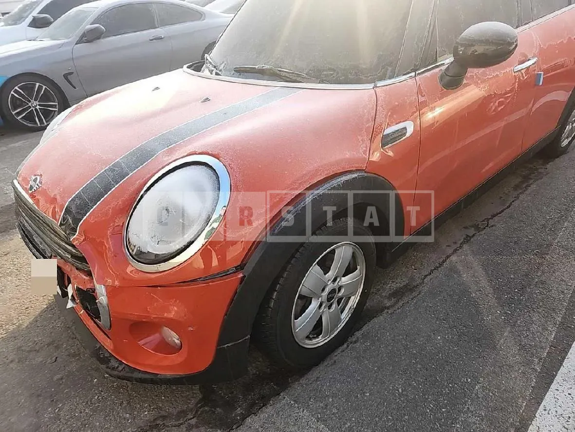 Photo 2 of 50: 2018 MINI Cooper Five-Door, VIN WMWXU1101K2H34094 — Korean insurance auction