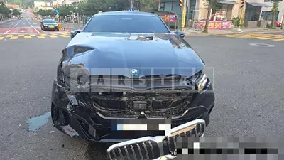 Photo 1 of 42: 2025 BMW 520i — Korean insurance auction