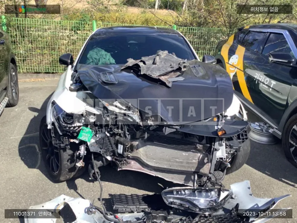Photo 2 of 23: 2021 Kia Stinger, VIN KNAE551CBMS100980 — Korean insurance auction
