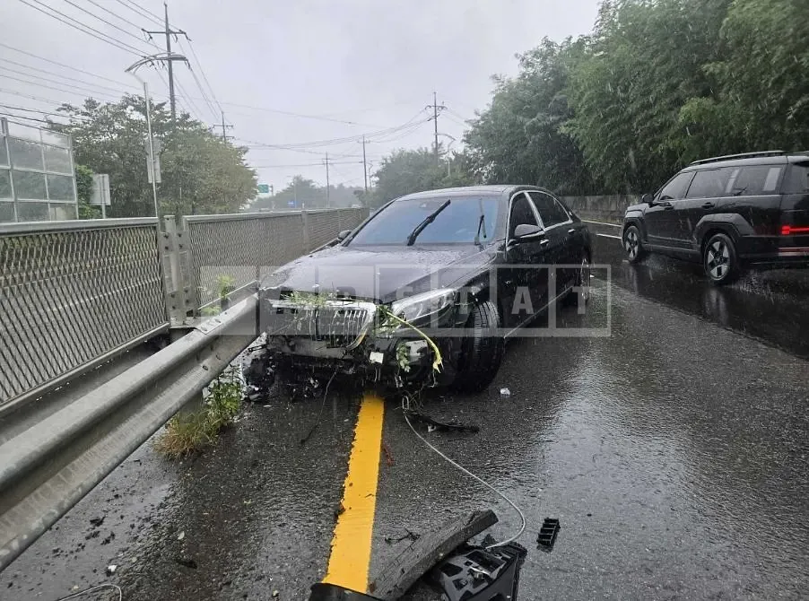 Photo 2 of 16: 2015 Mercedes-Benz Maybach S600 — Korean insurance auction