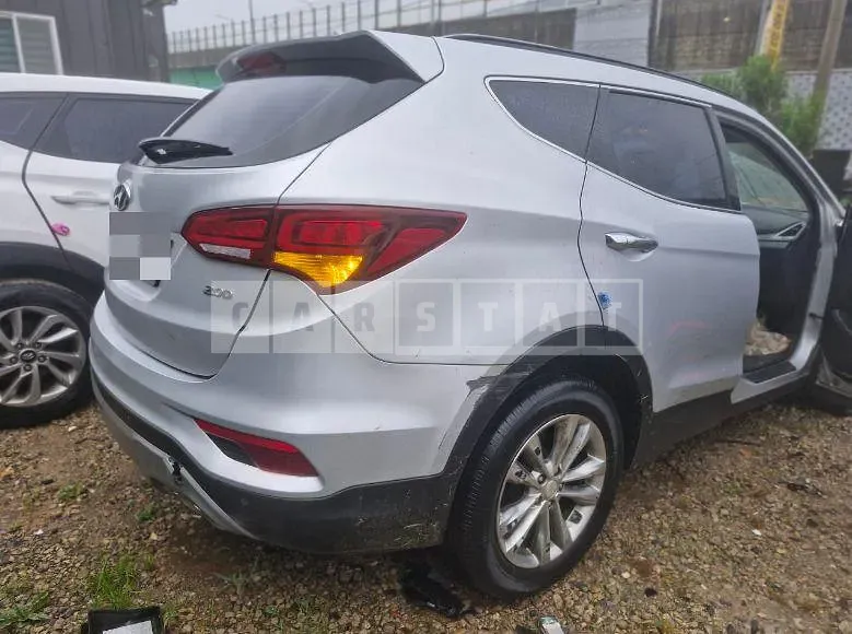 Photo 2 of 5: 2018 Hyundai Santa Fe 2.0 — Korean insurance auction