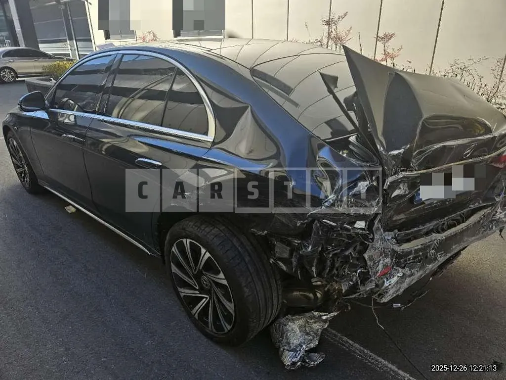 Photo 2 of 15: 2024 Mercedes-Benz E 300 4Matic — Korean insurance auction