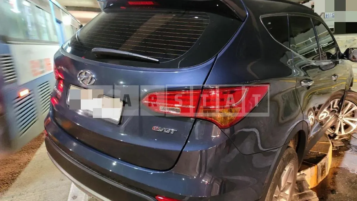 Photo 2 of 9: 2015 Hyundai Santa Fe 2.0, VIN KMHSW81UBFU479839 — Korean insurance auction