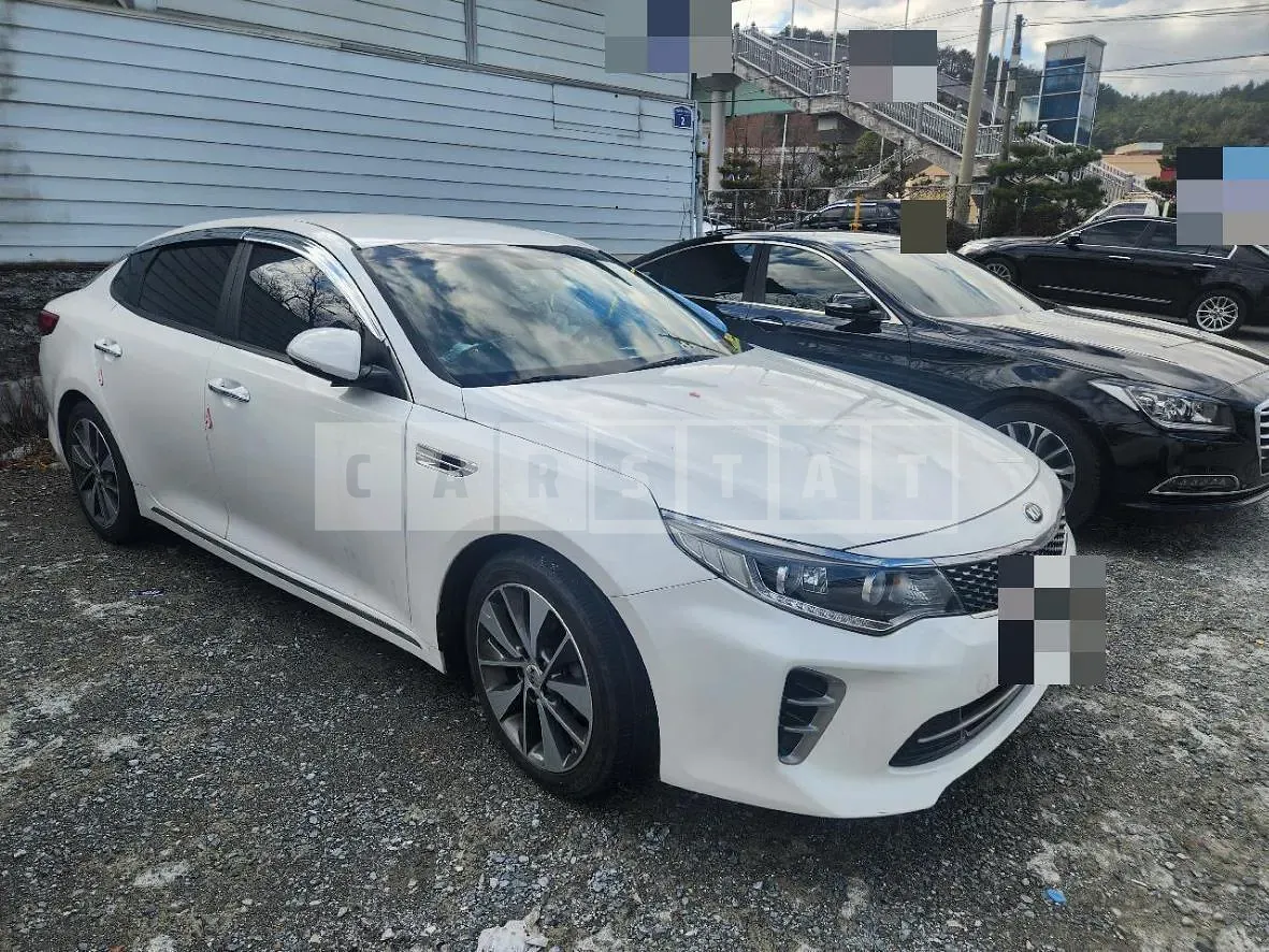 Photo 2 of 9: 2016 Kia K5 — Korean insurance auction