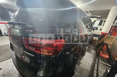 Photo 1 of 9: 2020 Kia Carnival 9 -Seater — Korean insurance auction