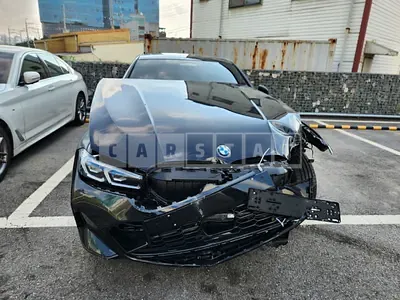 Photo 1 of 33: 2024 BMW 320i — Korean insurance auction