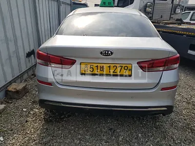 Photo 1 of 15: 2021 Kia K5, VIN KNAGU416BMA403665 — Korean insurance auction